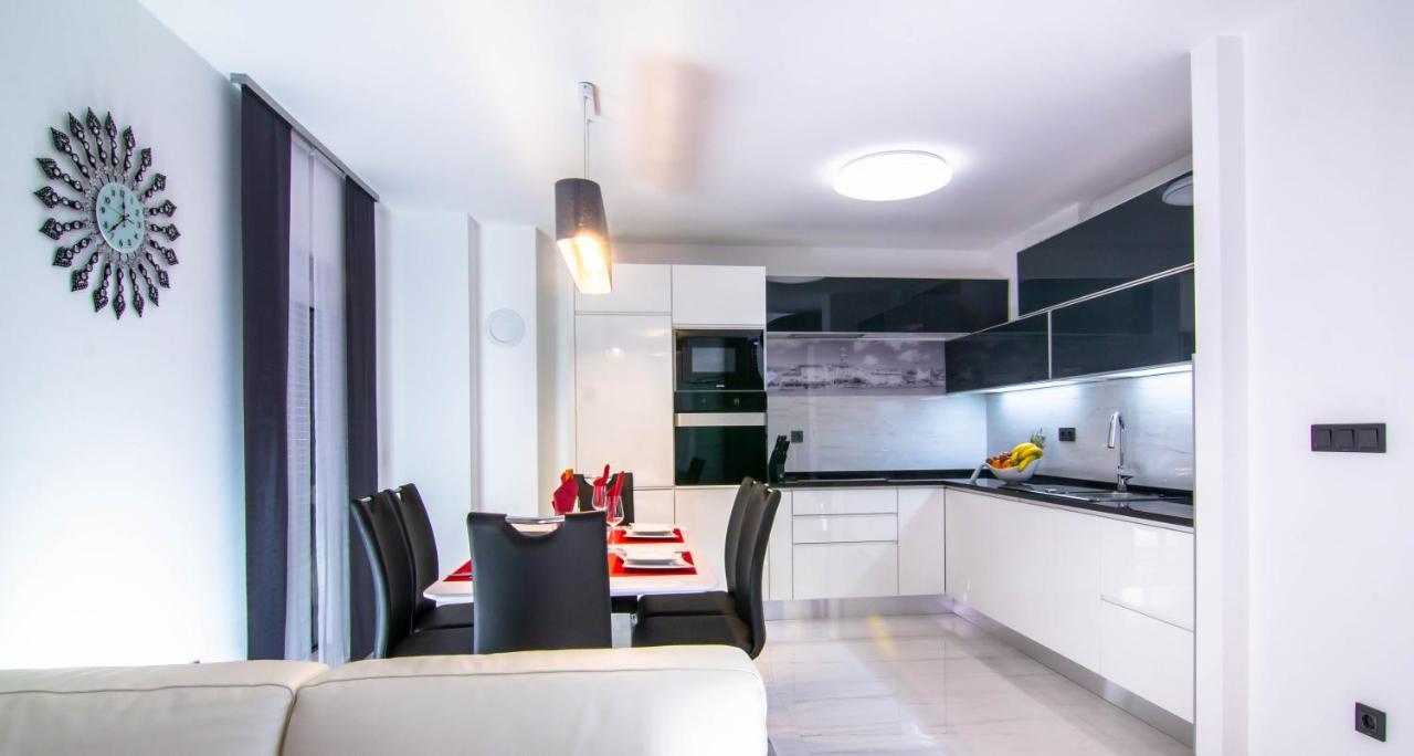 Apartman Paola Vrh  エクステリア 写真