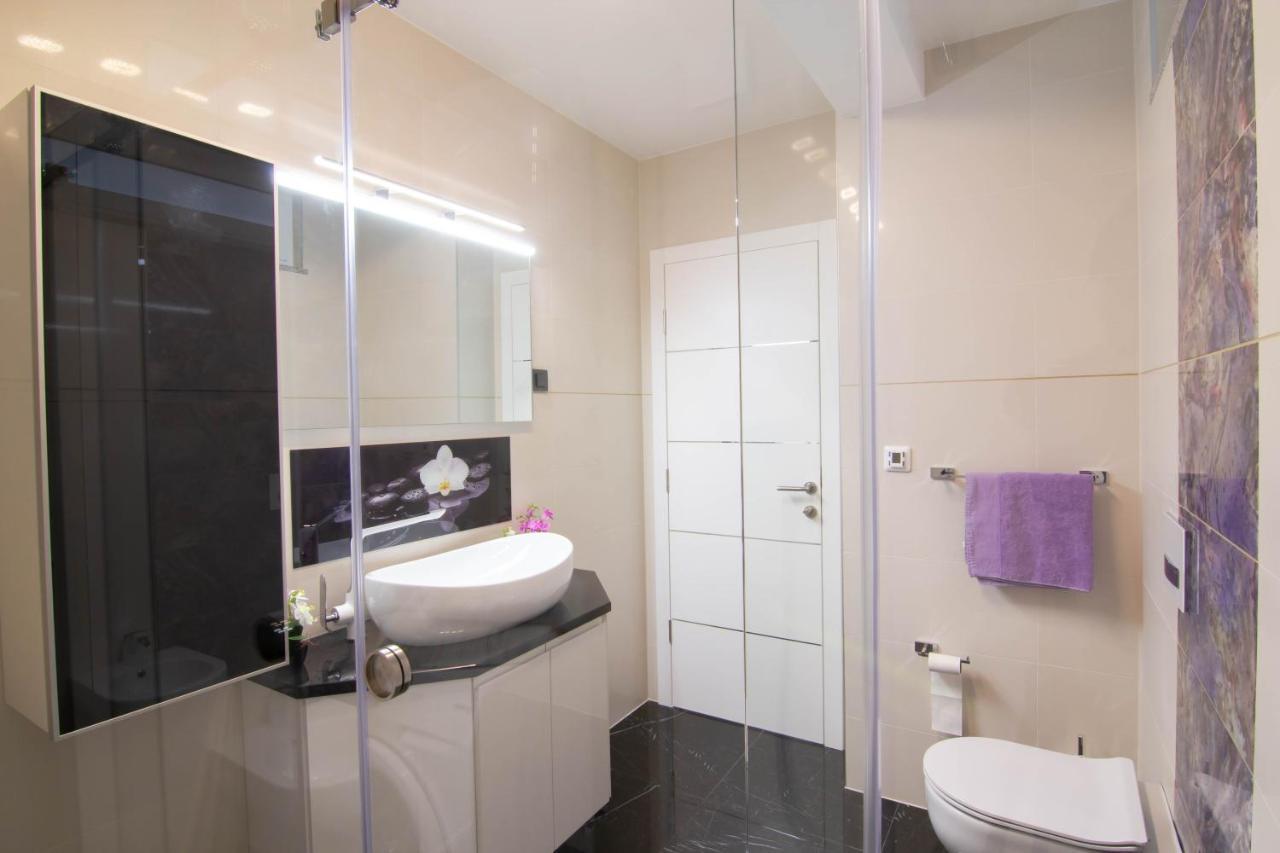 Apartman Paola Vrh  エクステリア 写真