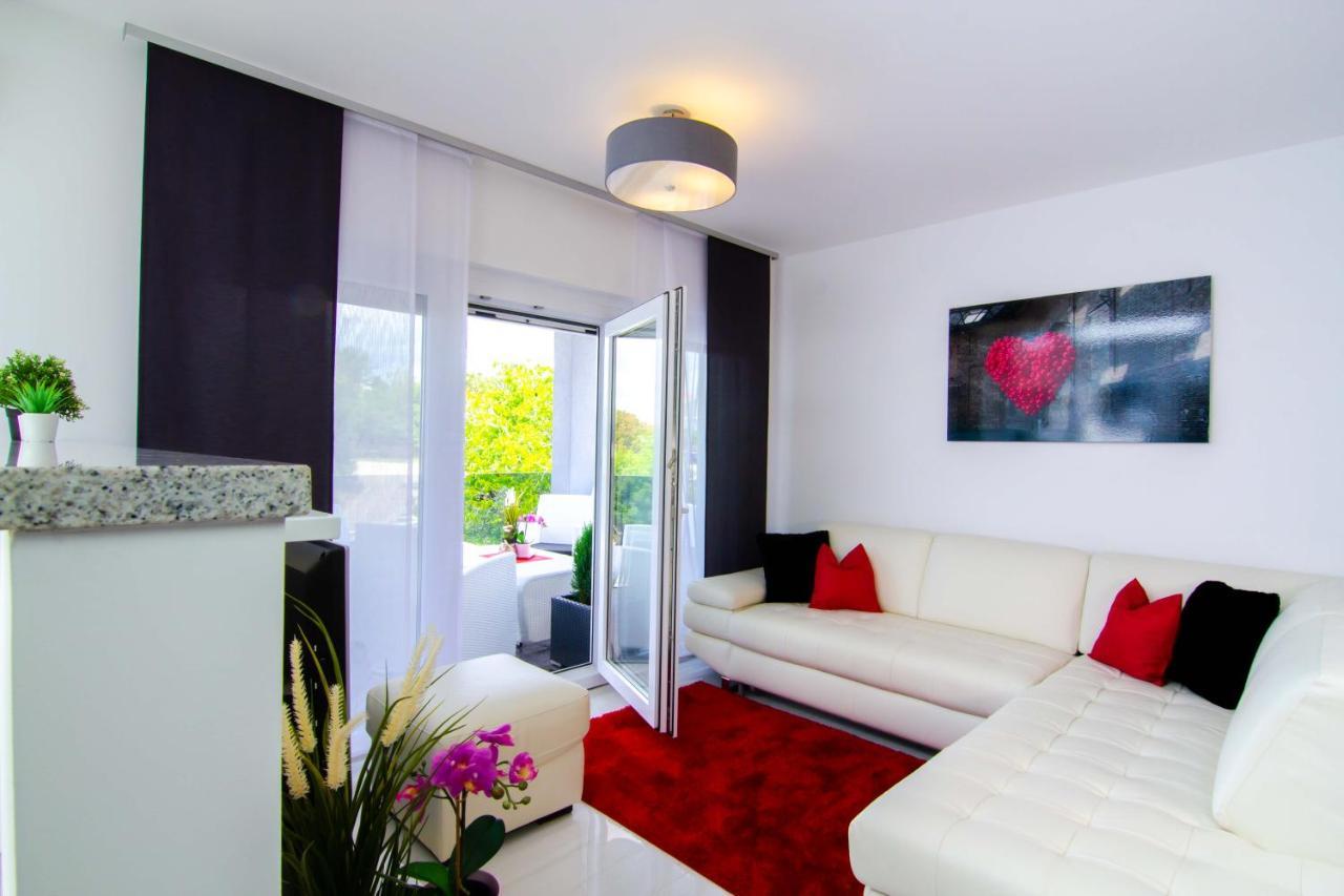 Apartman Paola Vrh  エクステリア 写真